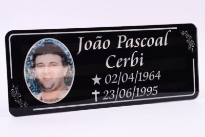 Placa de túmulo e memorial